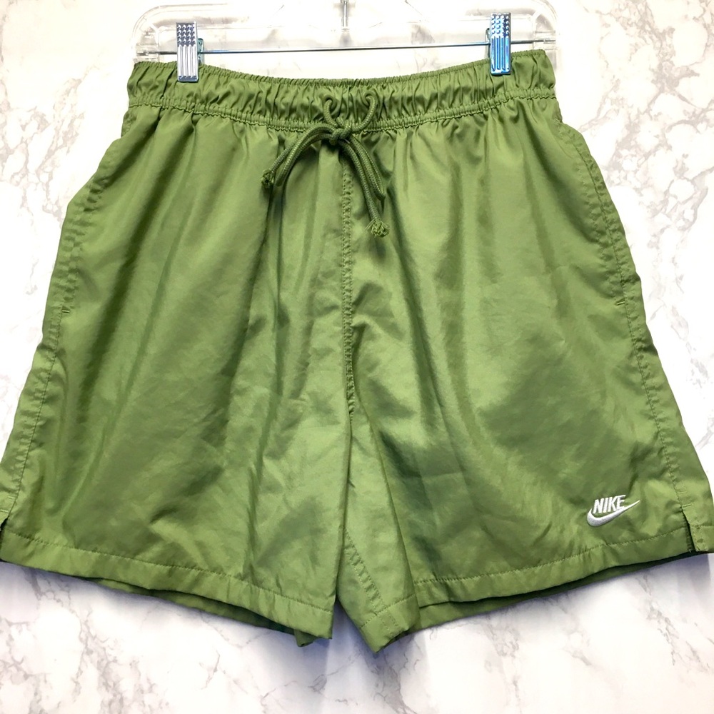 Nike Athletic Shorts Medium Green Sporty Gym Workout Running Loungewear